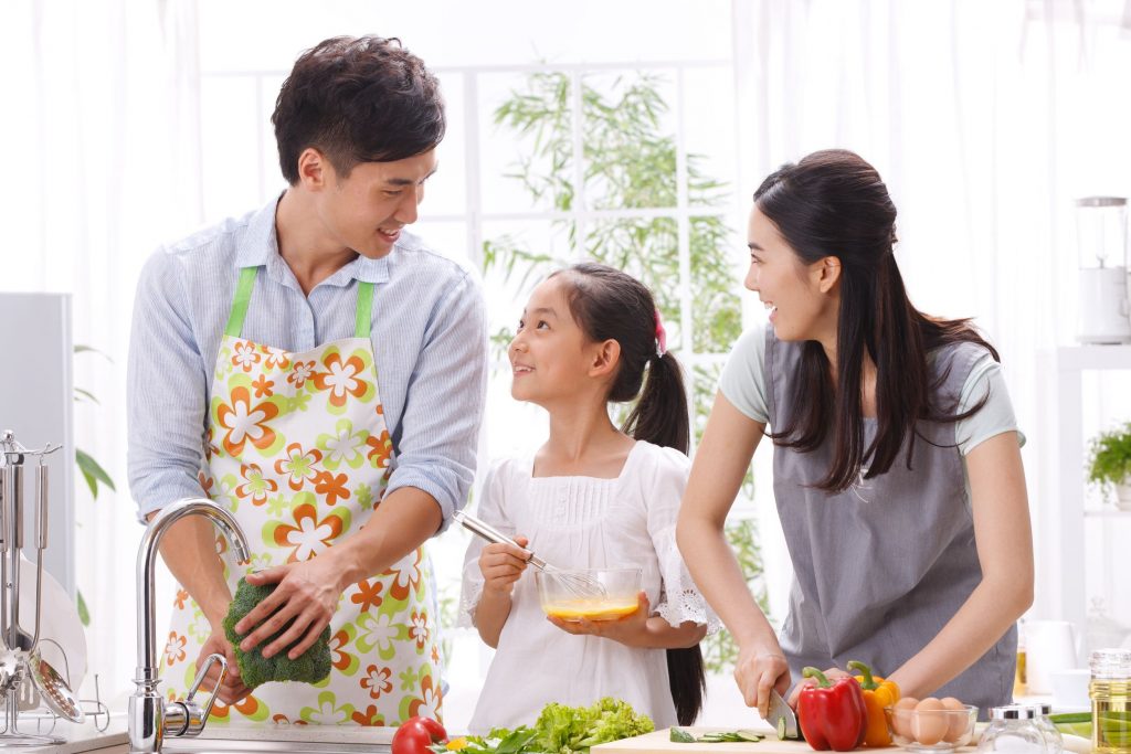 family making a healthy diet